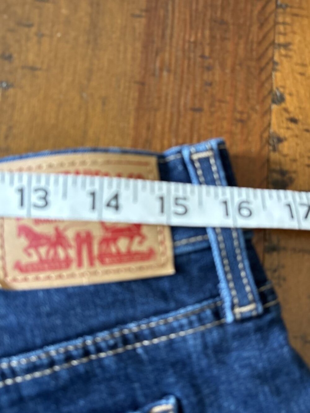 Levi’s Ladies Mid Length Shorts Size 31 - Picture 6 of 7